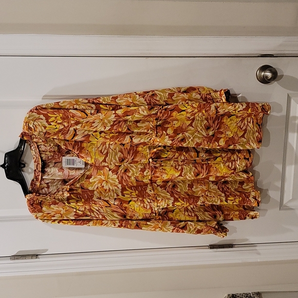 Torrid Floral Peasant Blouse Sz 3 NWT! - Picture 3 of 9